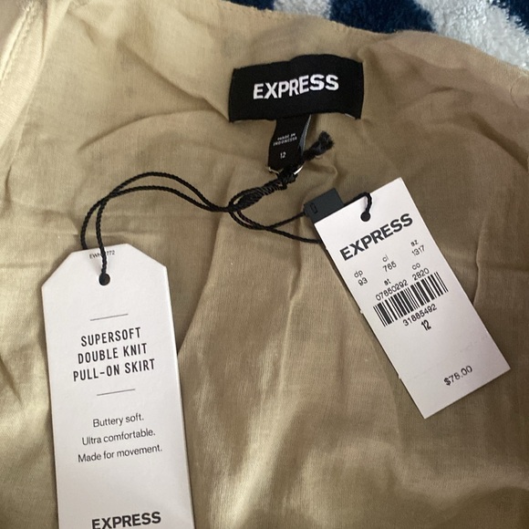 Express Super High Waisted Eyelet Tiered Ruffle Mini Skirt - Picture 6 of 10